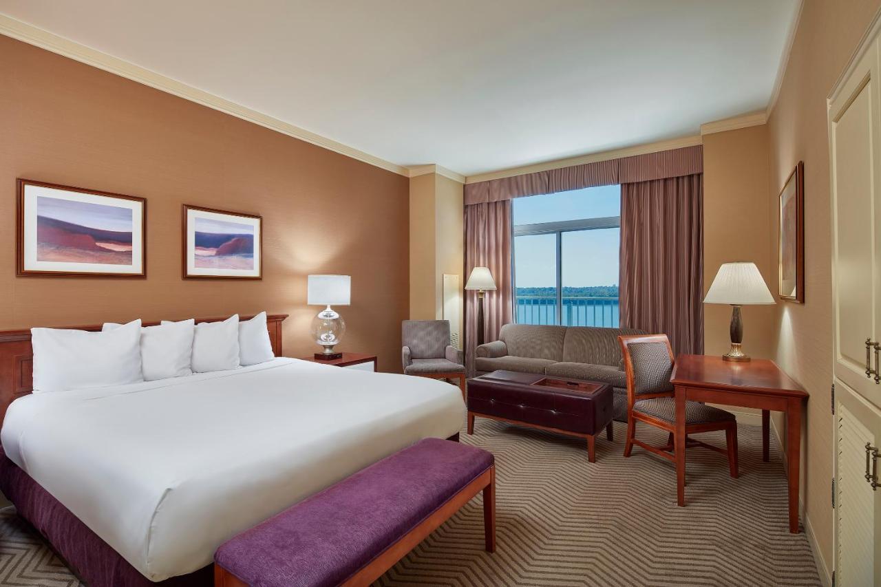 Harrah's & Casino Hotel